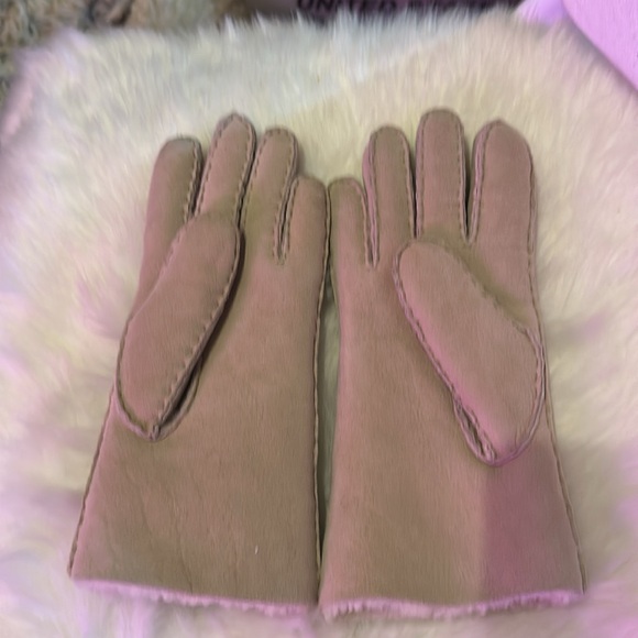 Cream Leather suede gloves